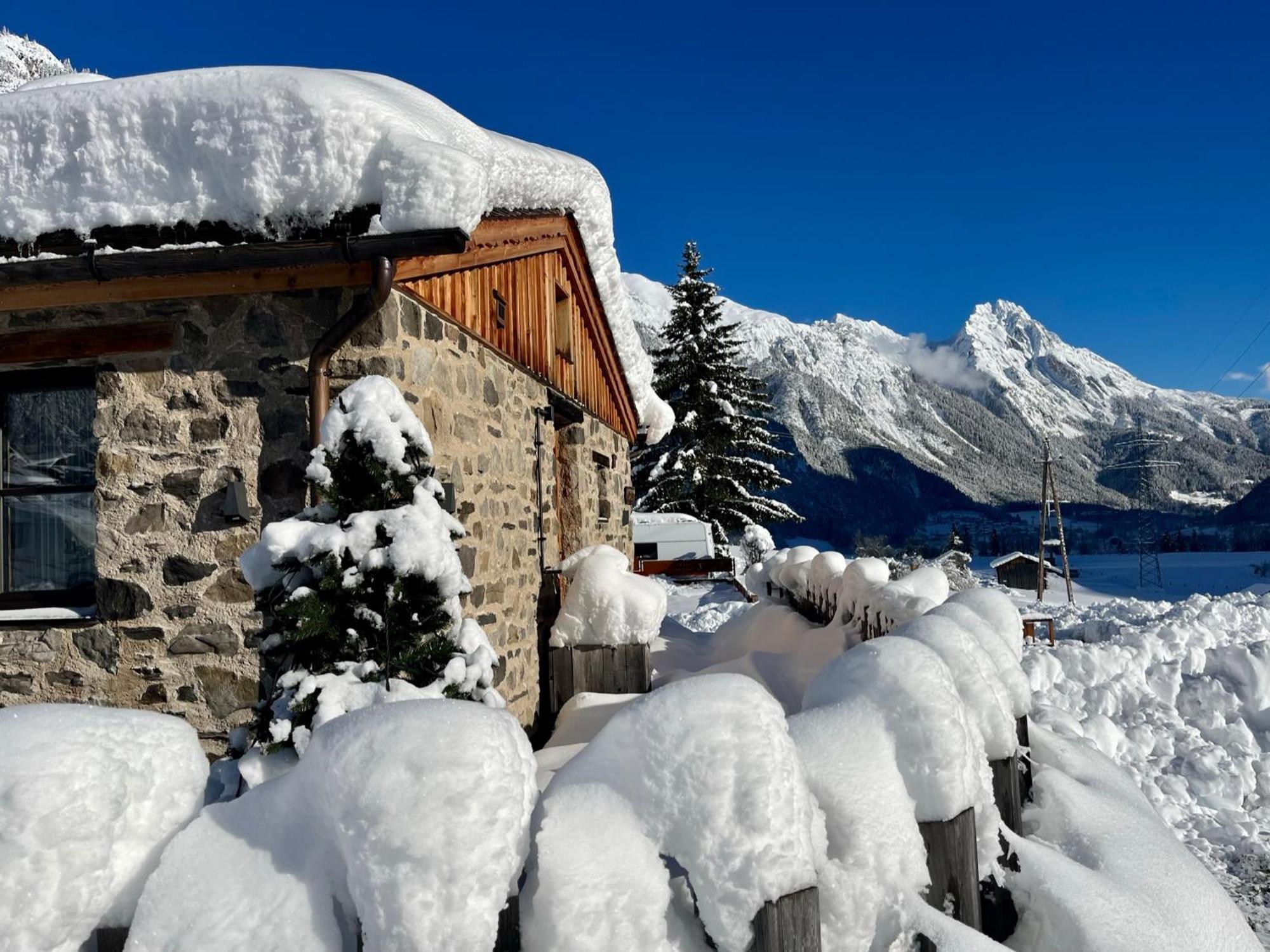 Arlberglife Ferienresort Pettneu am Arlberg Exterior foto